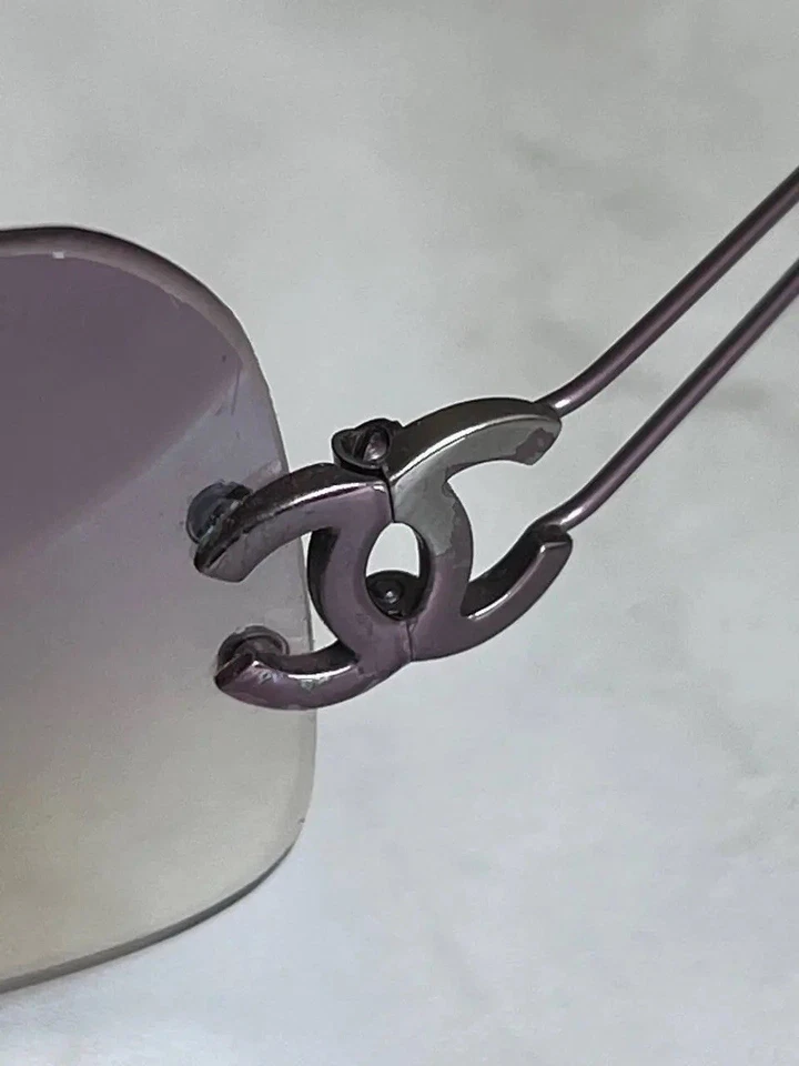 Gafas de sol Chanel vintage para mujer púrpura sin montura doble logotipo CC 4068 hechas en Italia Foto 3 de 4