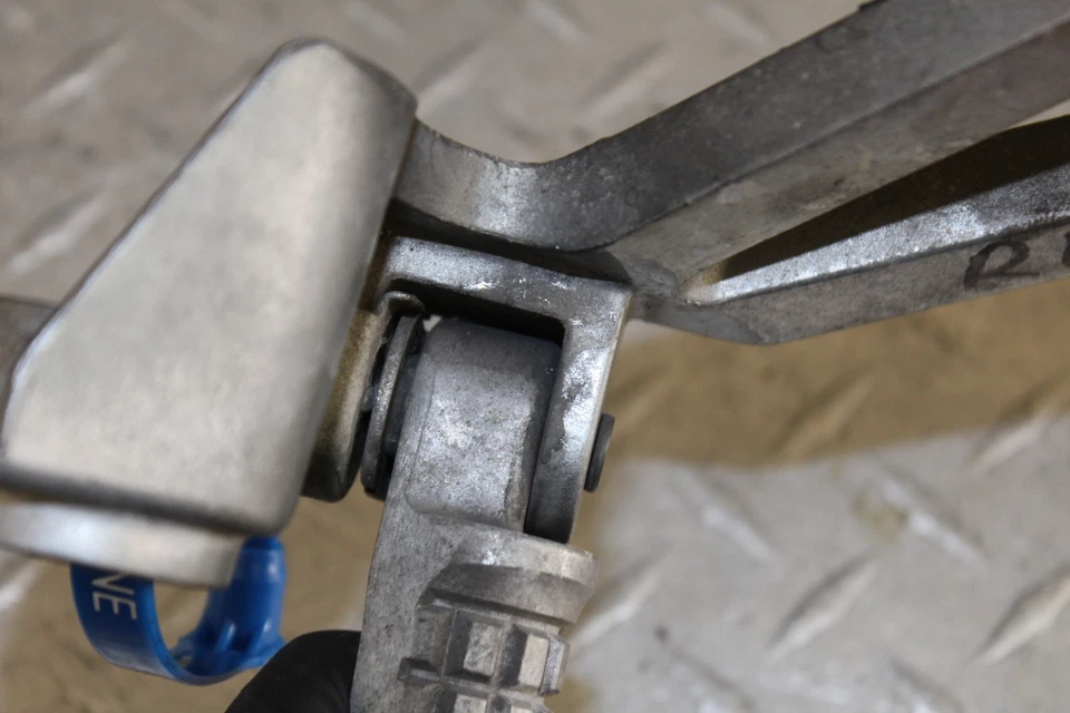 Kawasaki Ninja ZX9R ZX900B 1995 clavija trasera derecha pasajero Foto 4 de 4