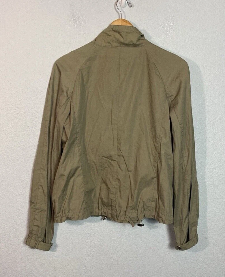 Chaqueta para mujer Armani Collezioni verde militar repelente al agua diseñador Militay 10 Foto 2 de 4