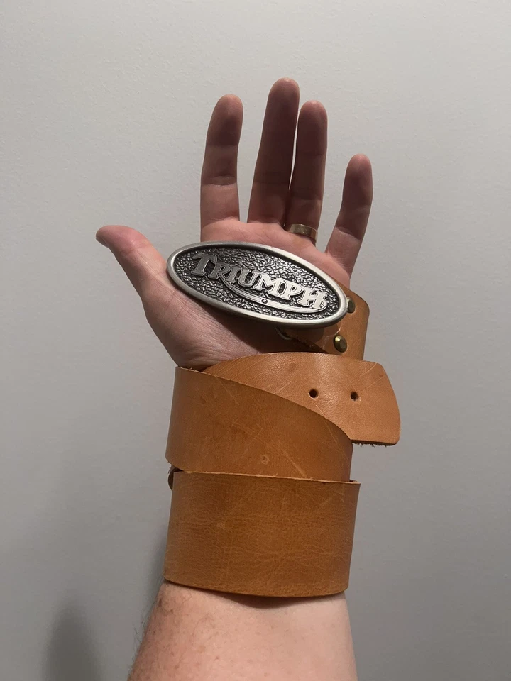 CINTURÓN DE CUERO CON HEBILLA DE MOTO TRIUMPH VINTAGE 1975 NORTON. Hecho en USA AÑOS 70 Raro Foto 2 de 4