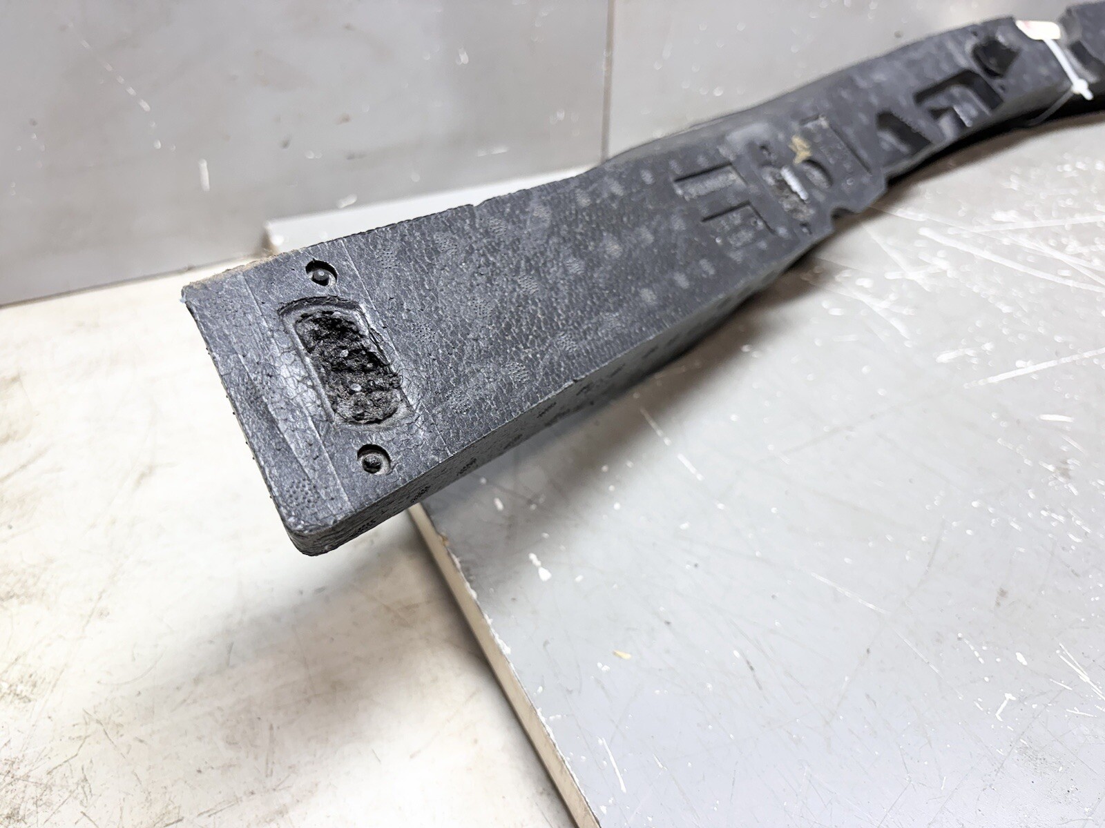 ⭐️2014-2017 MASERATI QUATTROPORTE FRONT BUMPER IMPACT ENERGY ABSORBER FOAM OEM