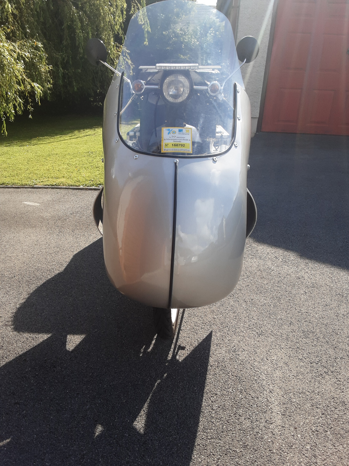 Image 1 - Customised Honda Cub 125cc Feet Forward streamliner with roof.