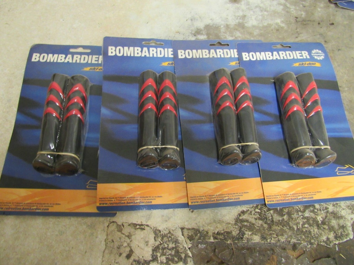 良い　4セット SKI DOO HANDLE GRIPS 860602200 RED LOT OF 4 CK S ZX-X ZX OEM STOCK