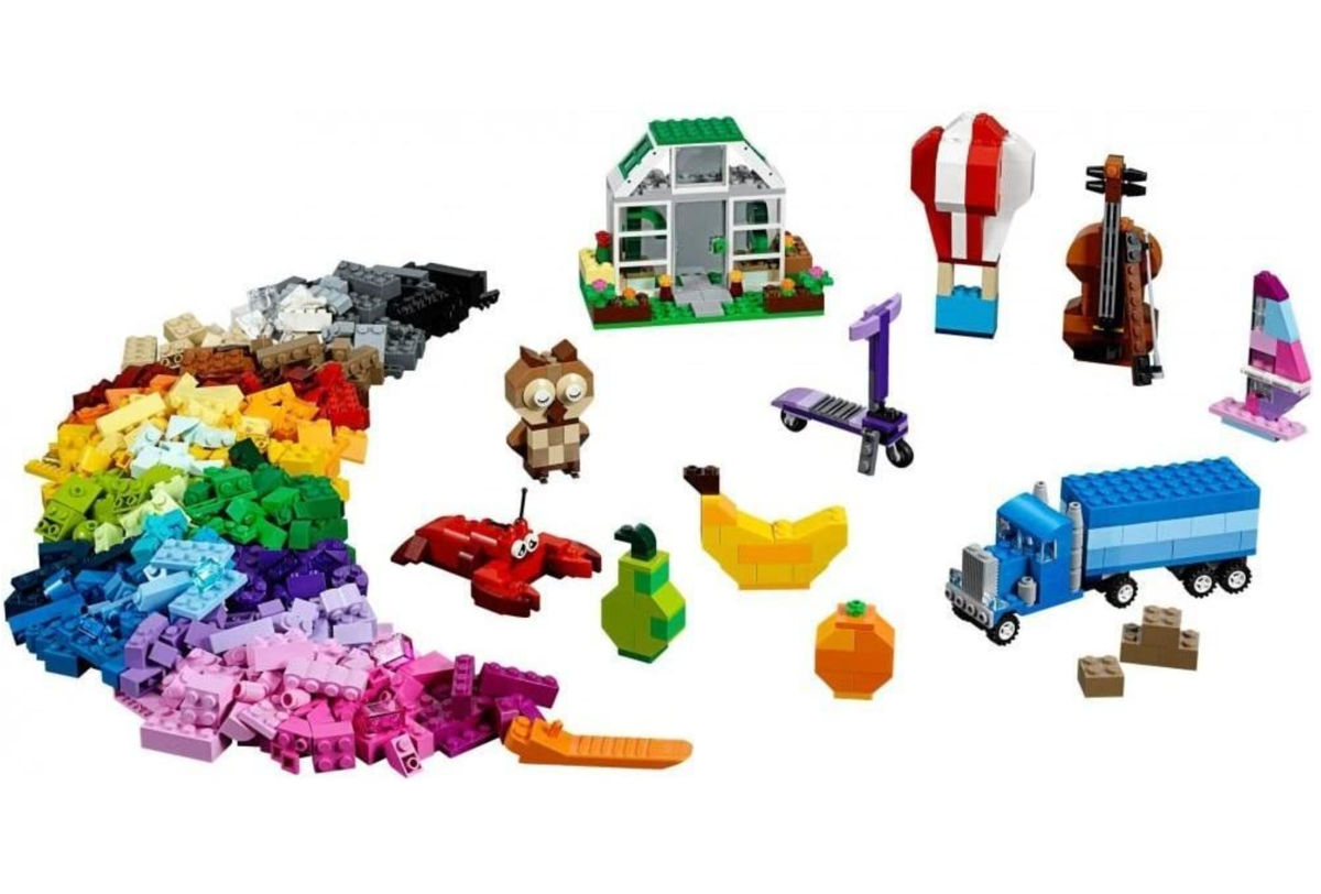 New LEGO Classic 10704 Classic Bricks Building Toy Set 900 Pieces 