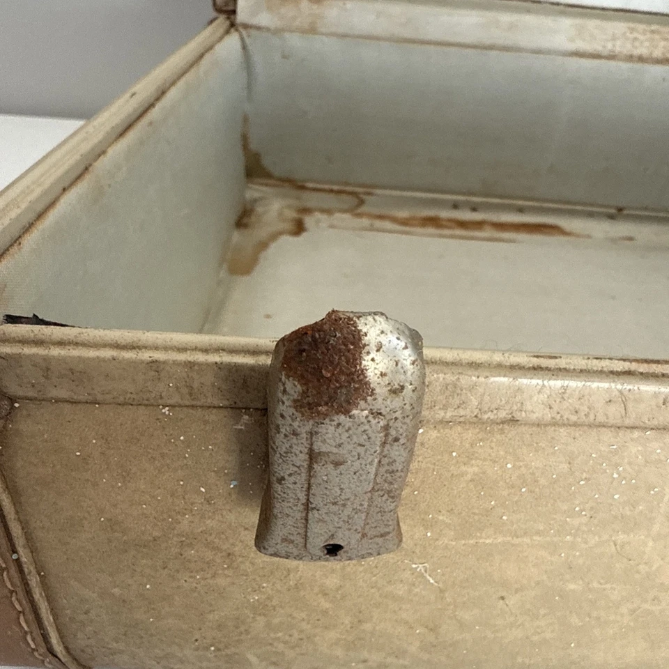 Antique Art Deco Luggage Set Circa 1930s Travel Suitcase Set of 2 Luggage Cases - Image 4 of 4