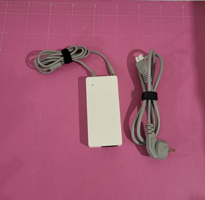 Delta AC/DC adapter ADH-100CR B 5V-20V _0,6_5