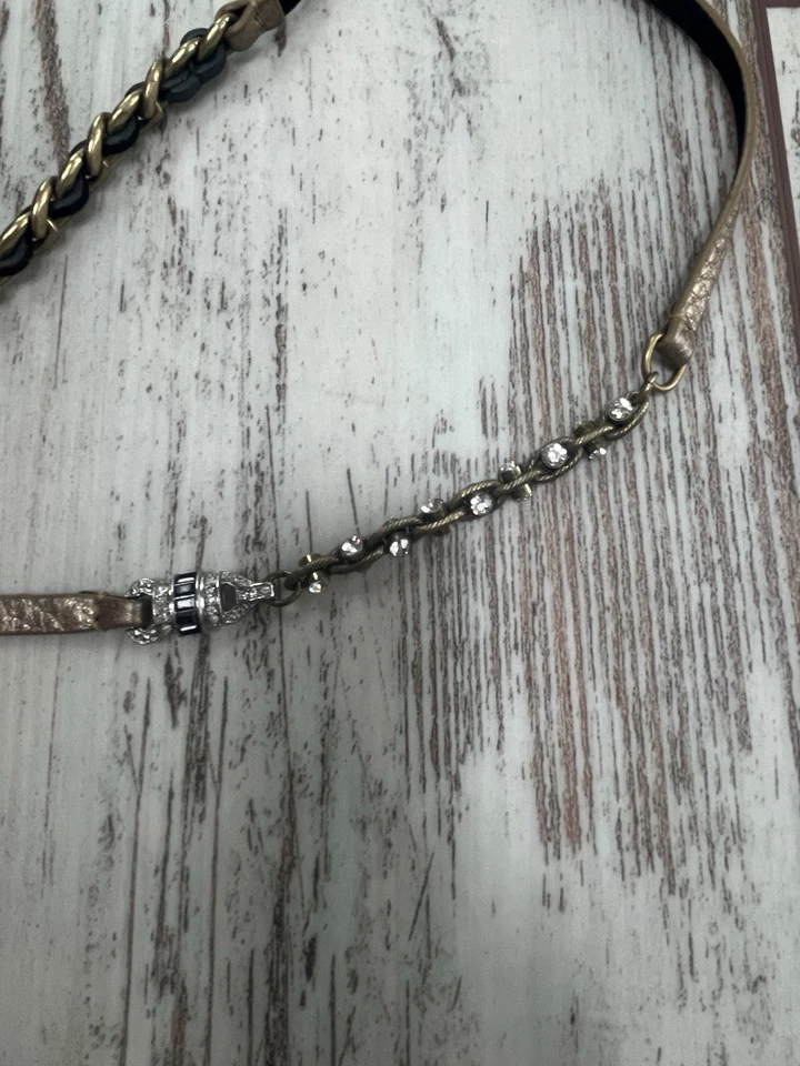 Collar con correa de cuero Chloe + Isabel - oro, pedrería, cadena de latón Foto 2 de 4