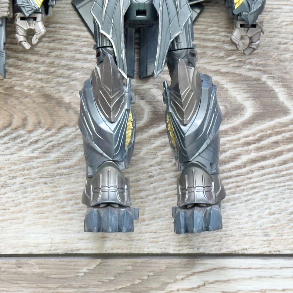 Transformers The Last Knight Premier Edition Leader Class Megatron incompleto - Imagem 3 de 4