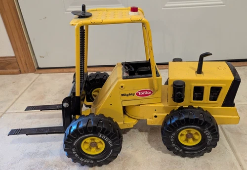 1970’s Tonka Forklift XR-101 Metal Toy Forkflift Yellow Vintage Tonka Toy