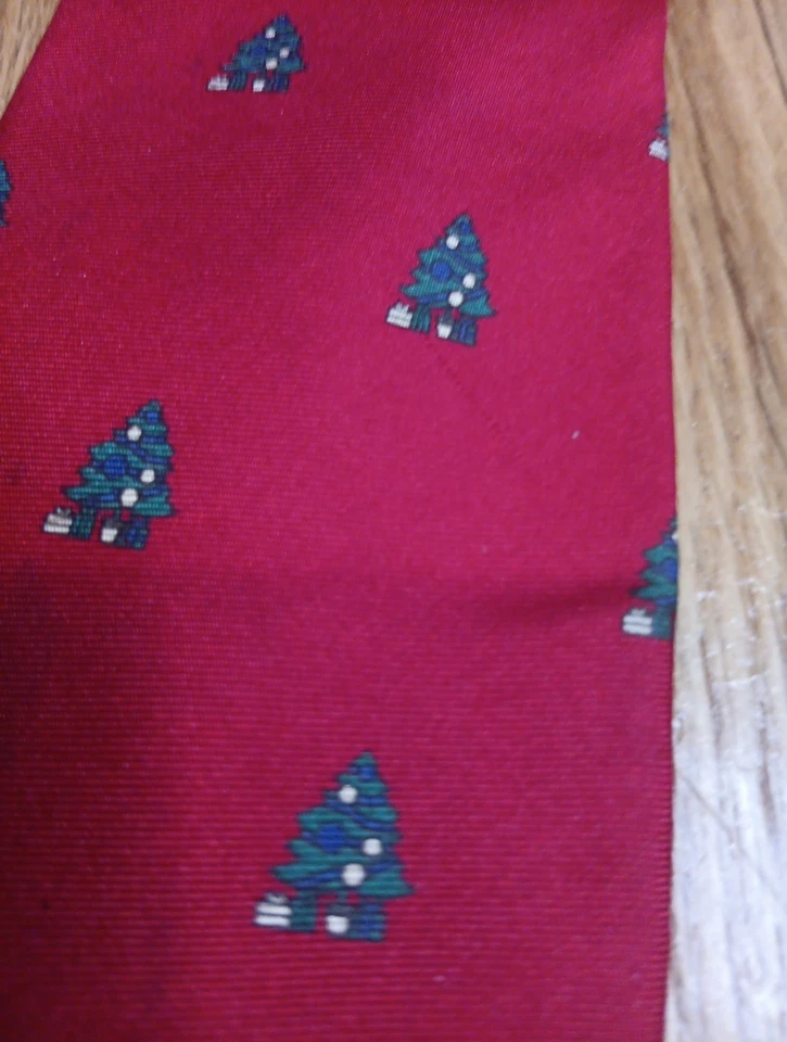 Vintage Pure Silk by Wembley Tie – Red Christmas Tree Holiday Necktie - Image 3 of 4
