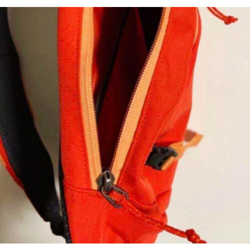 Patagonia Atom 8L body bag in orange Atom Sling EX condition Patagonia Atom 8L body bag in orange Atom Sling EX condition