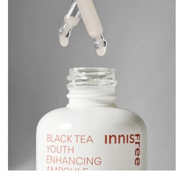 Innisfree NUEVO Té Negro Ampolla Mejoradora Juvenil Esencia Cuidado Solución 30 ml Foto 3 de 4