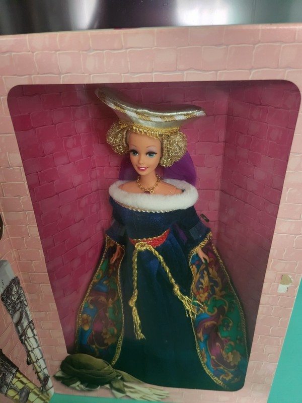 Medieval Lady Barbie Doll, Blonde, The Great Eras Collection 1994 Mattel 12791