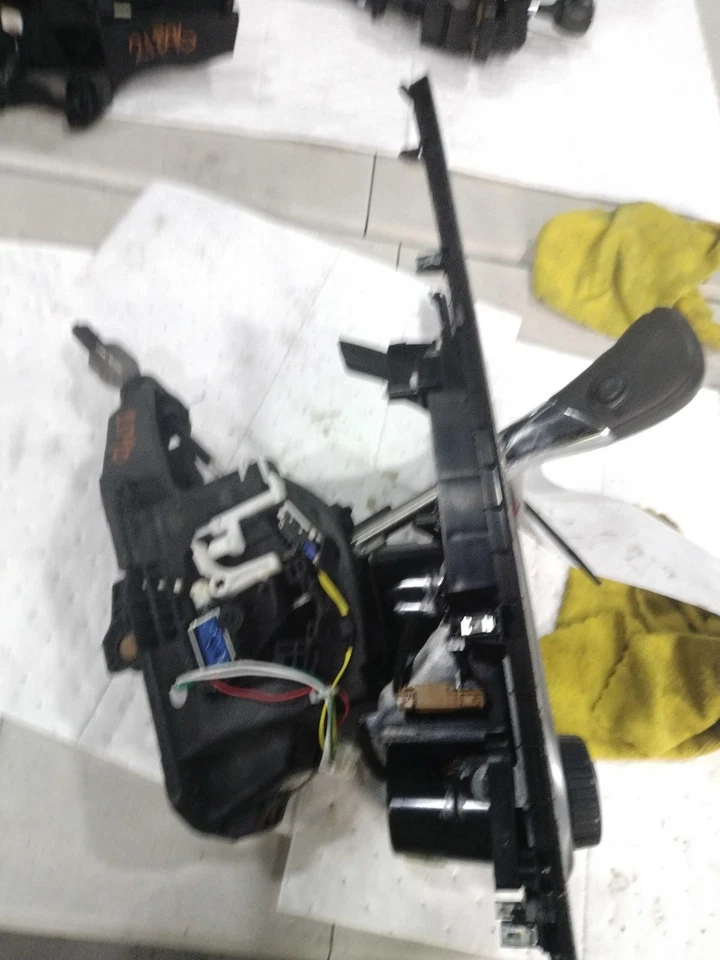 Ensamblaje de palanca de cambio de transmisión automática usado se adapta a: 2019 Nissan Pathfinder G Foto 3 de 4