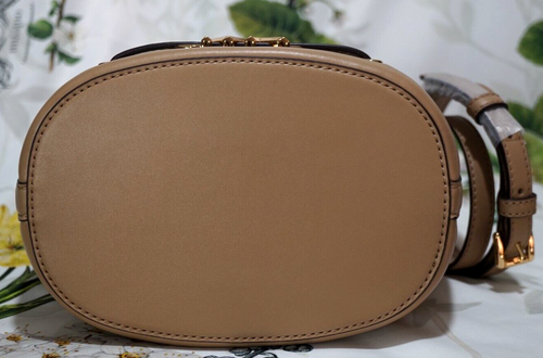 NWT Michael Kors Reed Medium Belt Bucket Crossbody Handbag In CAMEL Leather Gold - Picture 10 of 14