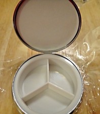Silver 25mm in diameter 19mm thick Round three compartment Trinket Pill Box NIB