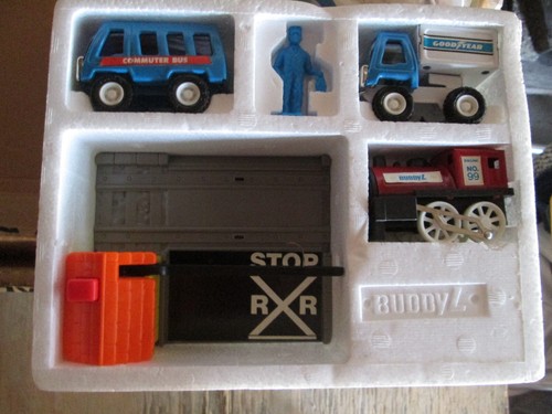 Buddy L Friendly Railroad Crossing Set 1979 autobús tren camión #48 989 HK Goodyear - Imagen 3 de 7