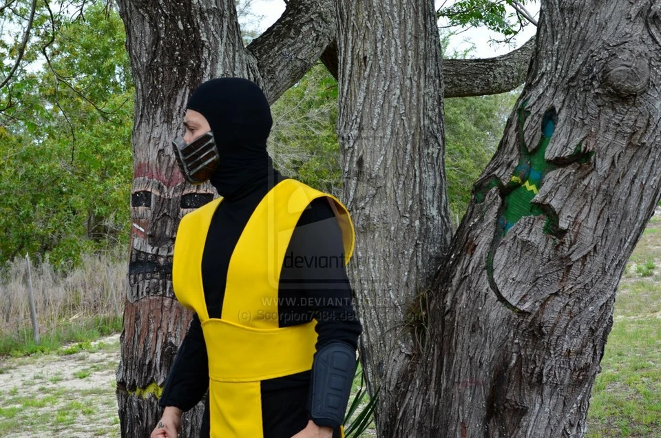 Chaleco y faja Mortal Kombat Scorpion amarillo ninja tela tabardo en varias tallas Foto 2 de 4