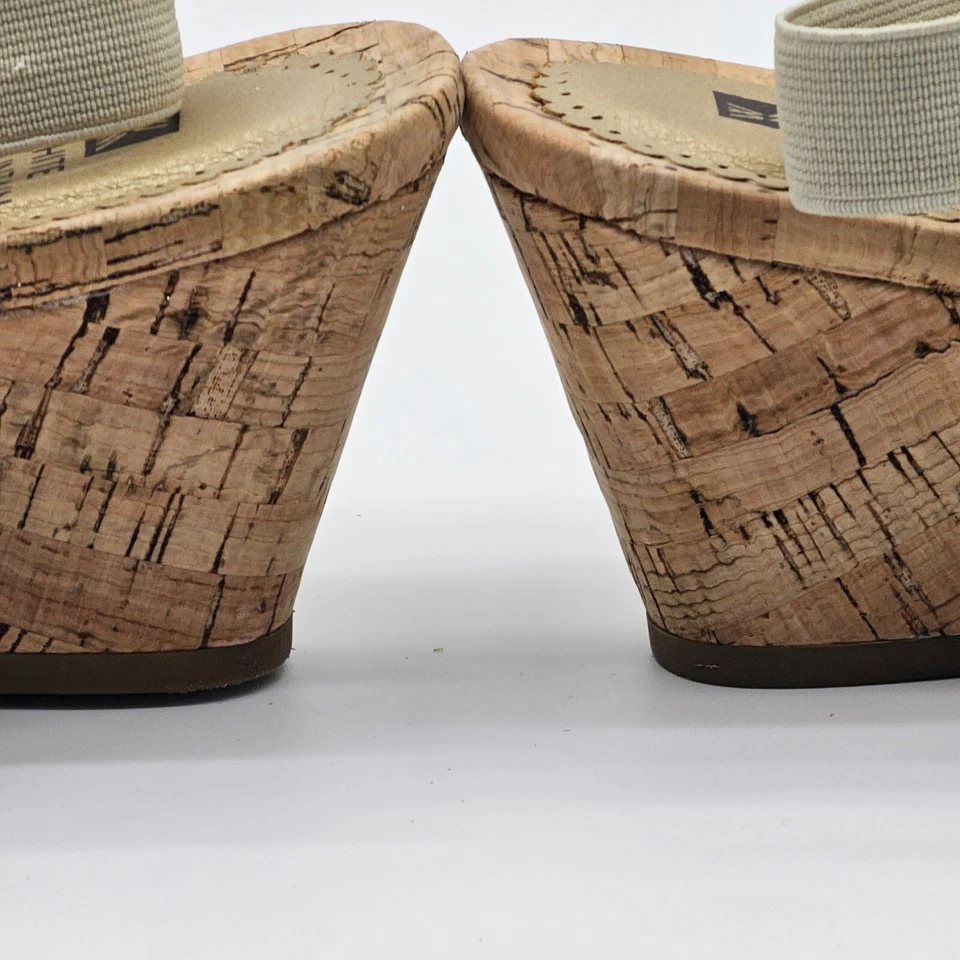 White Mountain Size 9M Light Gold Glitter ALL GOOD Cork Wedge Thong Sandal - Image 2 of 4
