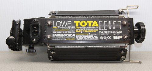 2x Lowel Omni and 1x Lowel TOTA Lights w/ Hard Case and Cords Tested - Picture 2 of 11