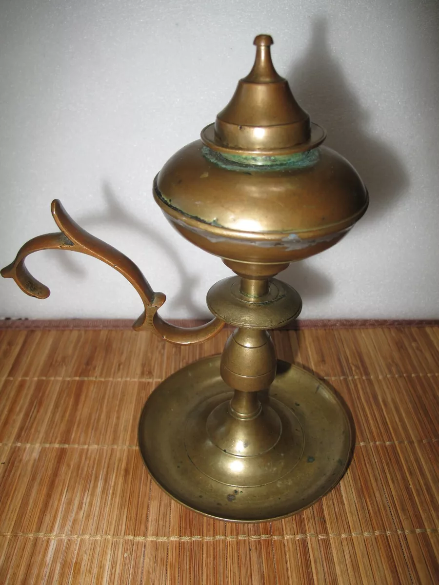 Antique Brass Whale Oil Lamp with handle and Burner 8 inches Tall