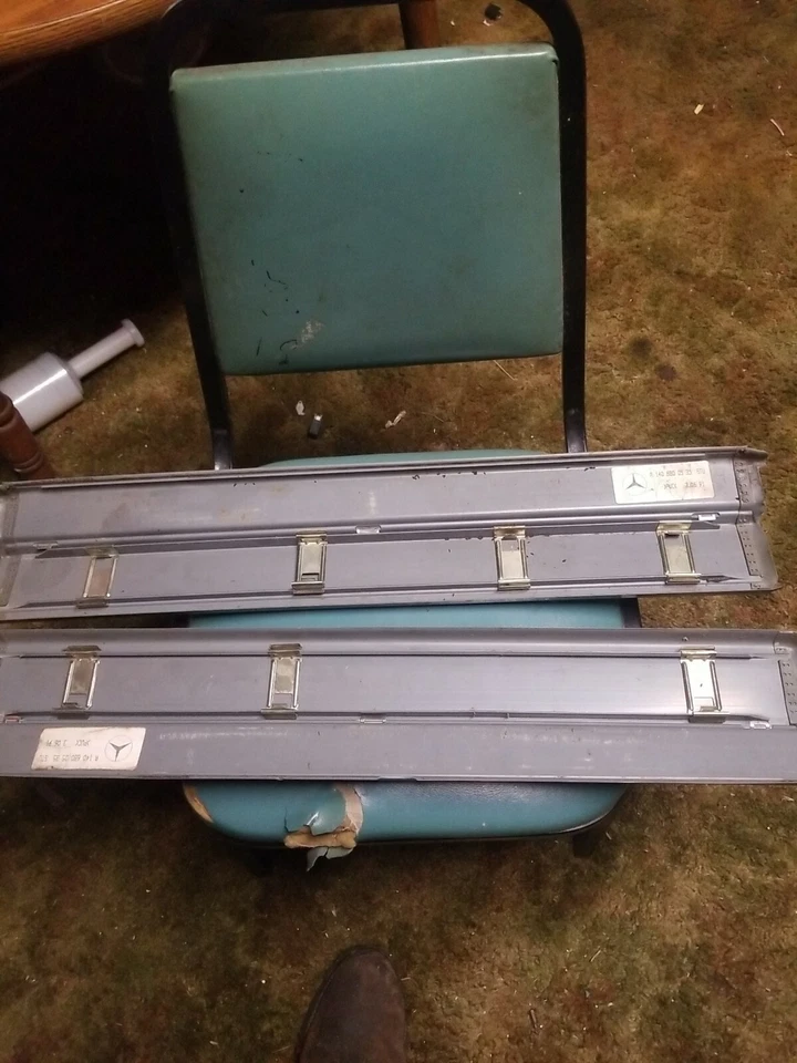 Mercedes-Benz 300SD 1992 umbral de puerta placa de desgaste juego de 2 molduras de acero inoxidable Foto 4 de 4