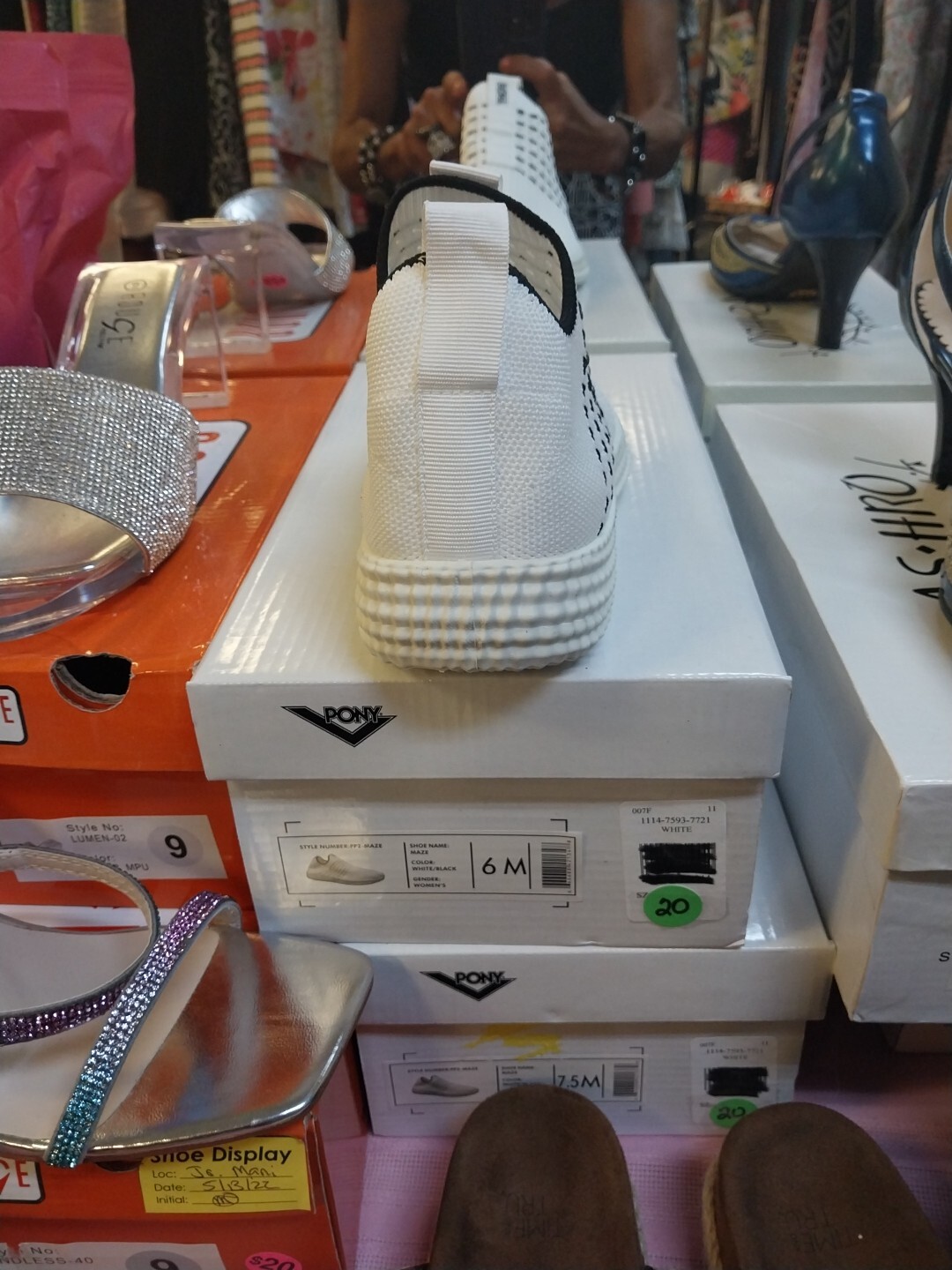 Scarpe slipon da donna bianche nere pony taglia 7 5 gomma nylon elastiche