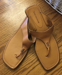 enzo angiolini flat sandals