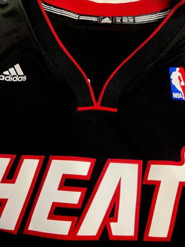 New Rare Dwayne Wade Miami Heat Mens Black XL Adidas Black Swingman Jersey NWT - Picture 4 of 9