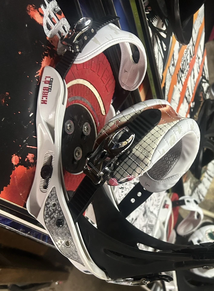 Burton Playboy Mission/cartel Snowboard Bindings ULTRA RARE - Image 4 of 4