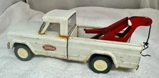 Vintage Tonka 9 inch Jeep Wrecker Tow Truck Pressed Steel 1970s