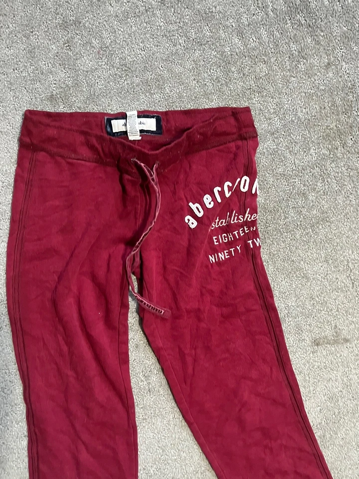 Pantalones deportivos de pierna recta rojos con logotipo de abercrombie para niños talla grande Foto 2 de 4