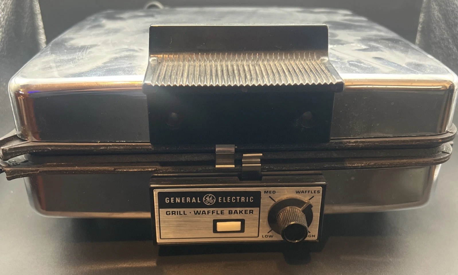 VTG GE Waffle Maker & Grill Chrome Reversible Plates TESTED, EUC
Opens in a new window or tab