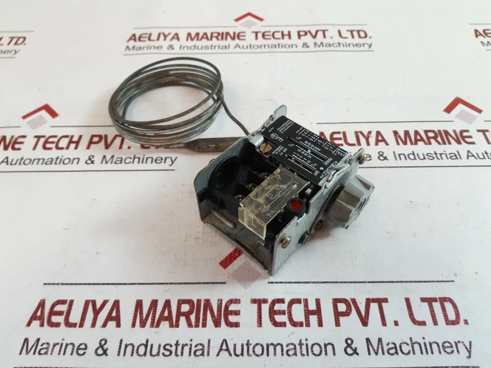 Danfoss kp 77 temperature control switch 060l1121 - Image 3 of 4