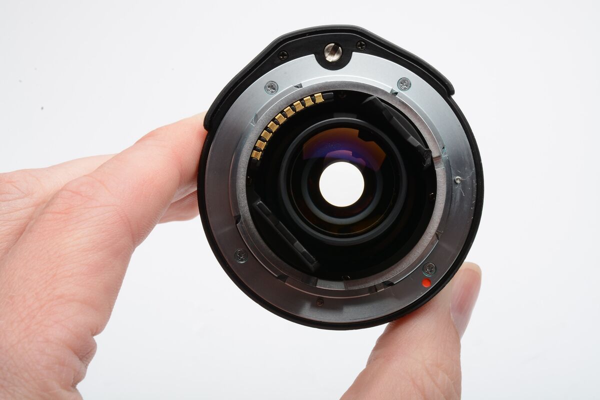 Contax Zeiss Biogon T* 28mm f2.8 lens, boxed, mint, caps Contax Zeiss Biogon T* 28mm f2.8 lens, boxed, mint, caps
