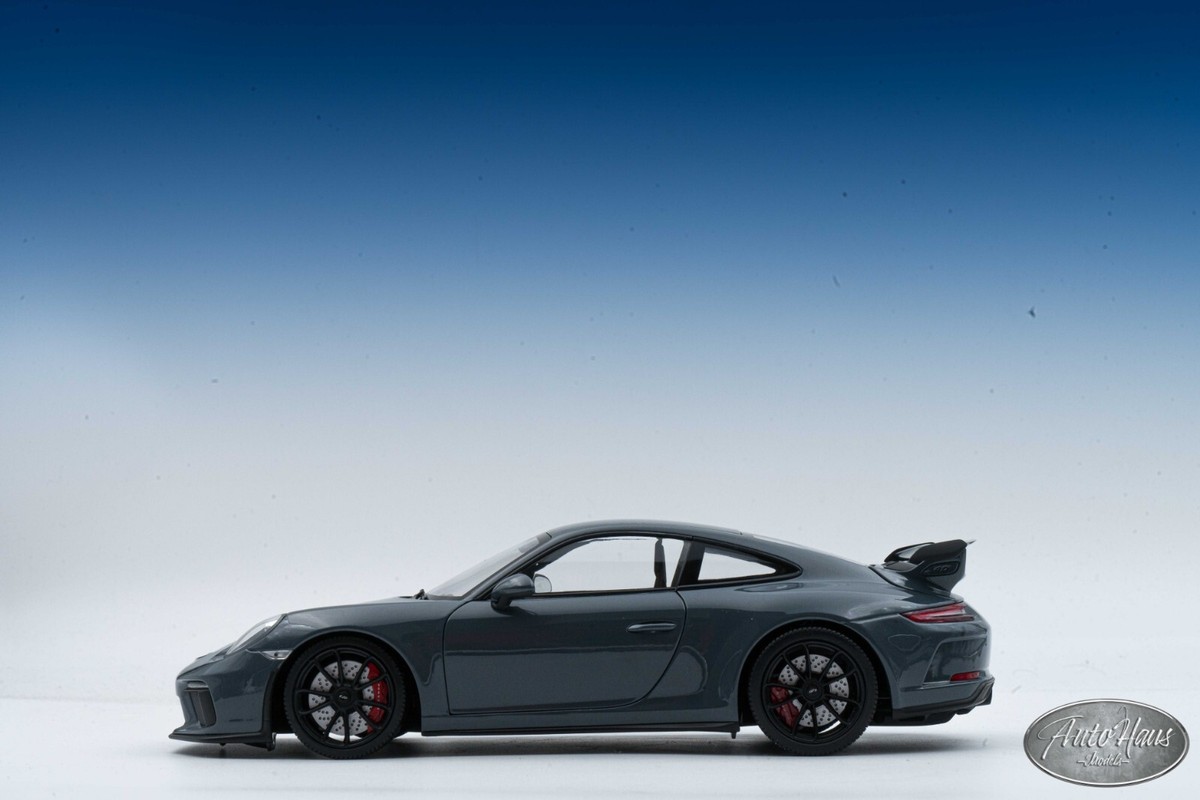 希少1/18MINIAHAMPS PORSCHE 911 GT3 2017 1/18 MINICHAMPS 2017 PORSCHE 911 GT3 Gray 🤝ALSO OPEN FOR TRADES