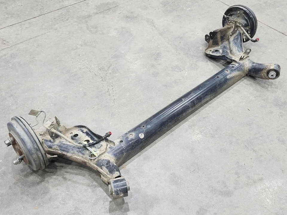 Оригинальная торсионная ось в сборе задняя балка для Ford Fiesta 2014-2019 годов выпуска BE8Z5035A - Изображение 4 из 4