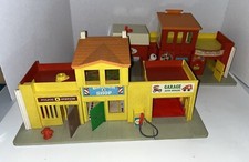 Vintage 1973 FISHER PRICE Little People Play Family Village Main Street Town