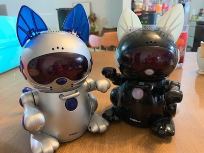 Set of 2 Sega Toys 2000 Tiger Electronics Meow Chi Robo Pet Cat