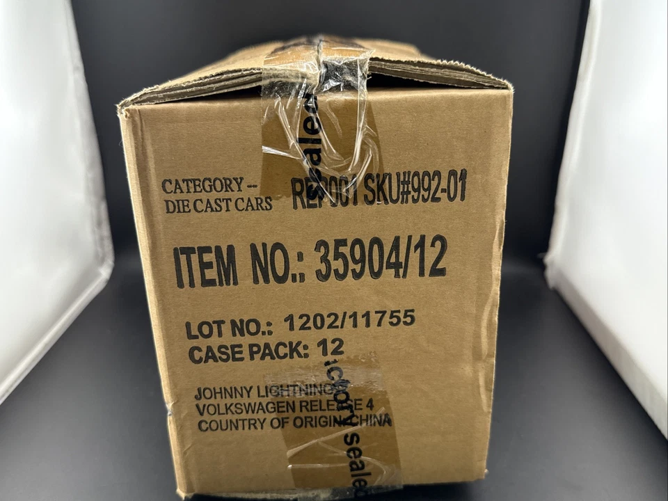 2002 Johnny Lightning Factory SEALED CASE x12 VOLKSWAGEN RELEASE 4 3590412 nice - Image 3 of 4