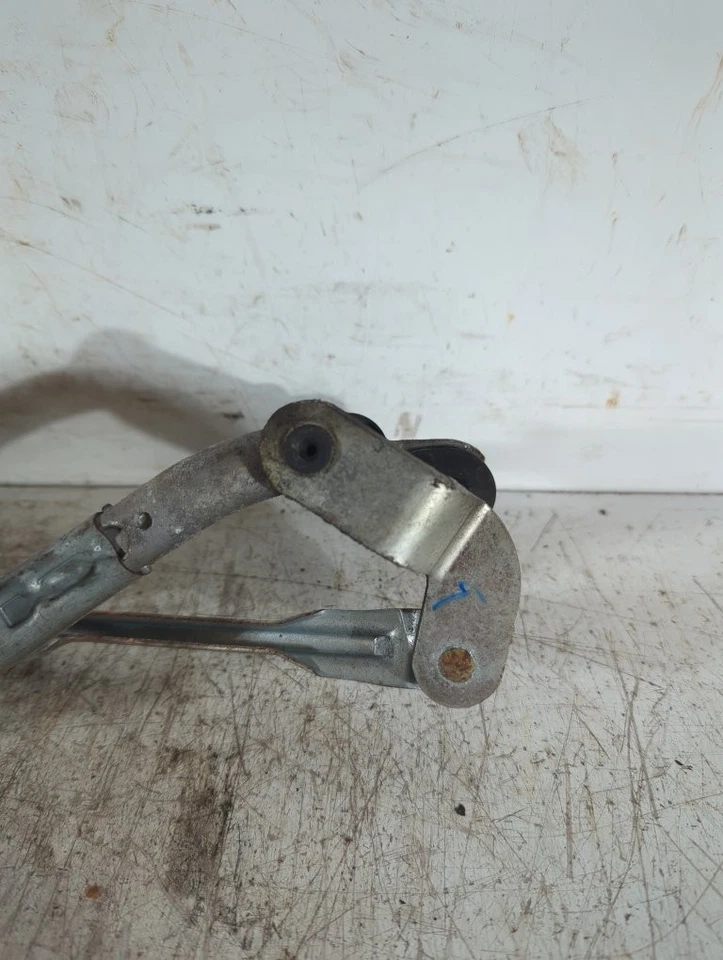 Audi A1 8x Tdi 3 Door 2014 1598 Wiper Motor (front) & Linkage 8X2955119H04 P95 - Image 4 of 4