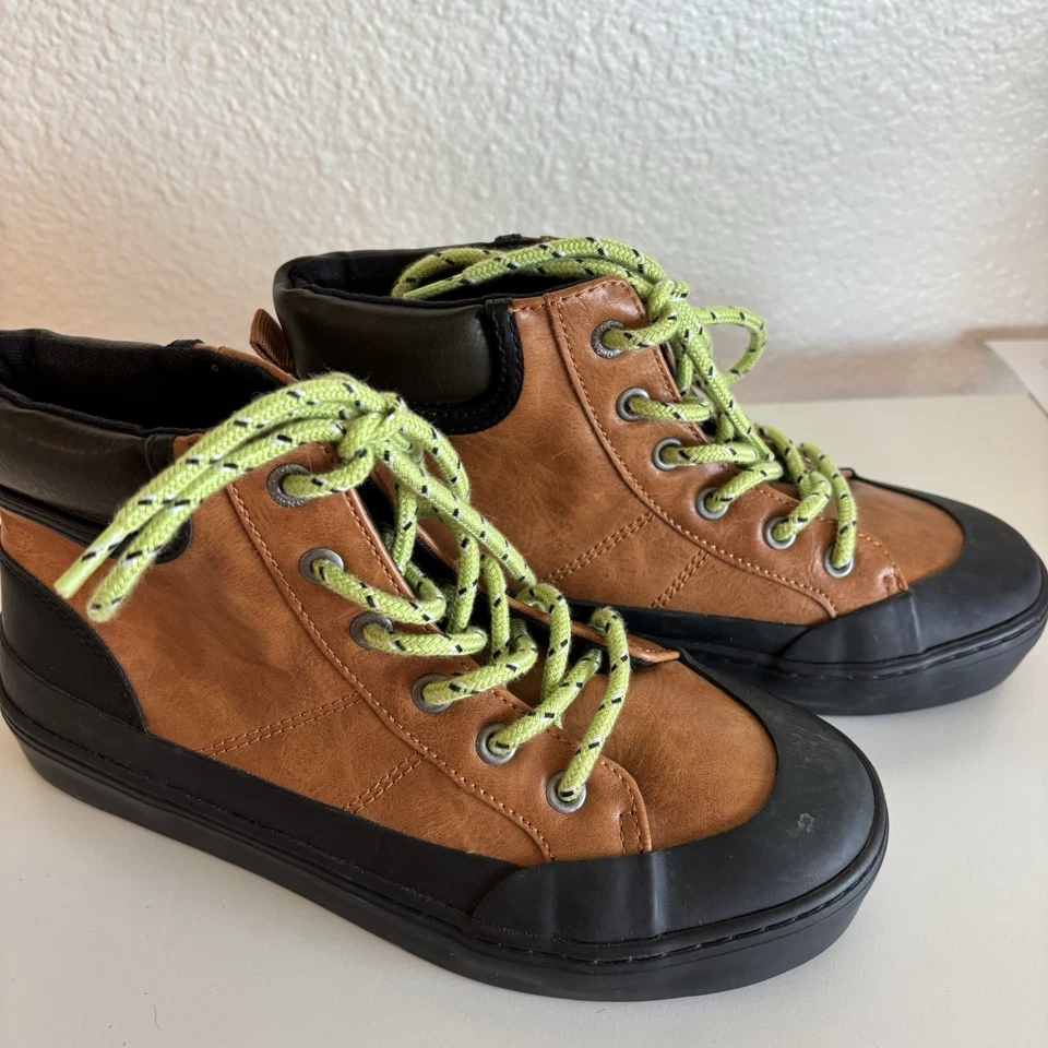 Old Navy Kids Shoe Boots Youth Boys Size 1 Lace Up Tan Faux Leather Black Rubber - Image 3 of 4