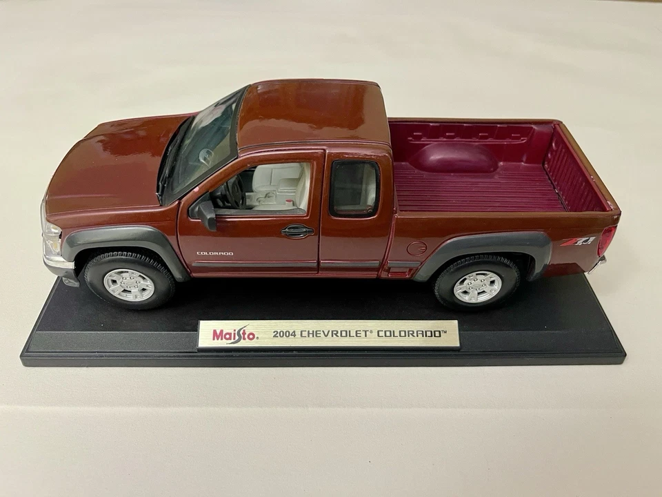 Chevrolet Colorado 4x4 2004 1/18 Maisto - Modellino espositivo - Immagine 2 di 4