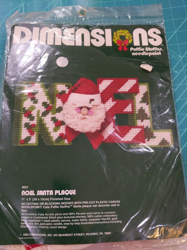 Dimensions Noel Plaque Counted Cross Stitch Kit Santa Christmas plastic canvas