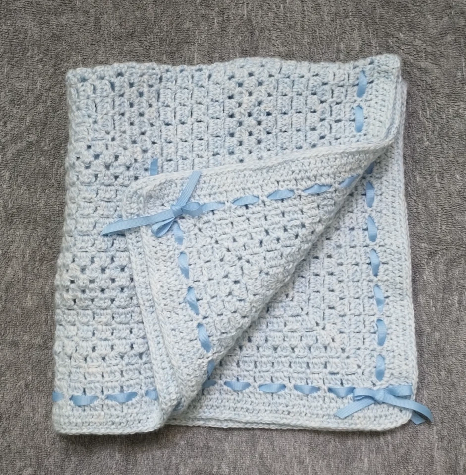Nuevo Regalo Hecho a Mano Crochet Vacaciones Navidad Bebés Blanco/Azul Manta 25" x 25" Foto 2 de 4