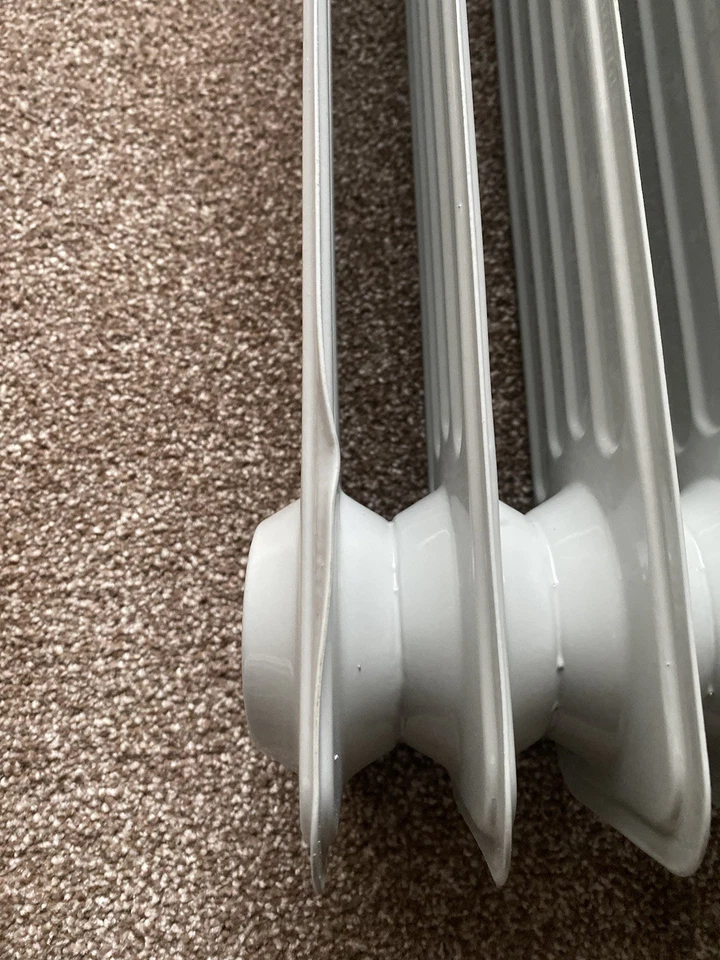 Ultramax Freestanding 9Fin Oil-Filled Radiator 2000W - white  - Image 4 of 4