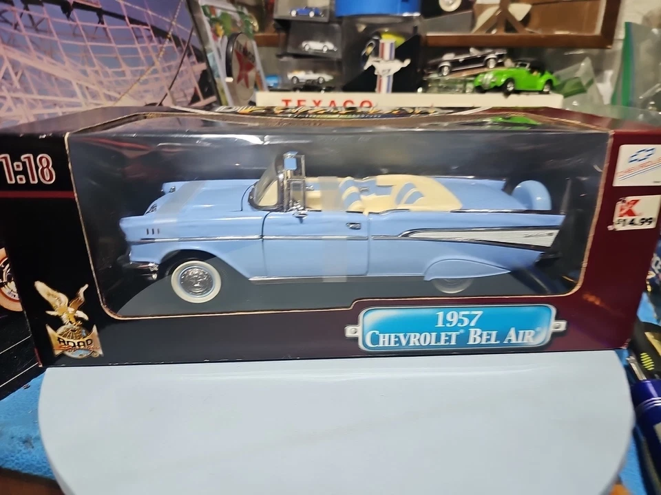 VINTAGE ROAD SIGNATURE 1957 CHEVROLET BEL AIR CONVERTIBLE BLUE BEAUTIFUL CAR 🚗  - Image 3 of 4