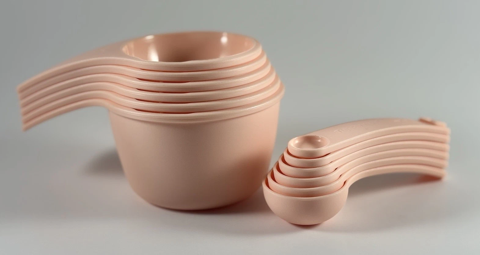 Tupperware Measuring Mates measuring cups and Nesting spoons