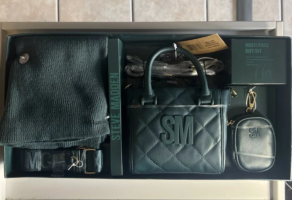 New Steve Madden Gift Set w/ Quilted Crossbody 2 Straps Pouch & Knit Scarf, NIB