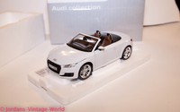 Minichamps Audi Tt Roadster In Glacier White Boxed - Brand Mint 1:18 Diecast Minichamps Audi Tt Roadster In Glacier White Boxed - Brand Mint 1:18 Diecast
